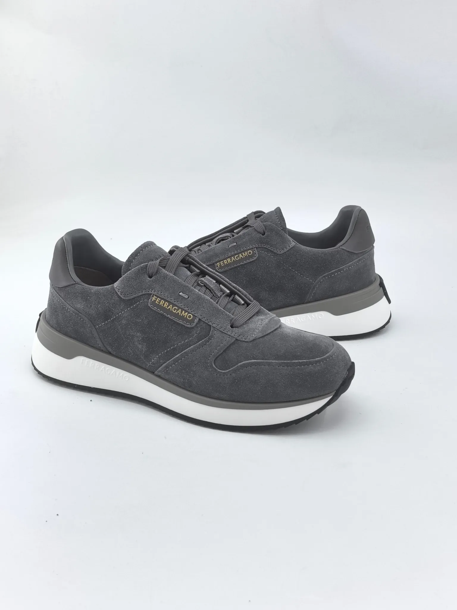 [Ferragam] Top P: 780💰 ▪️Size: 39-44 (38.45 custom-made) FERRAGAMO Ferragam 🔍Top purchasing agent 🇮🇹 Ferragam Street-charming casual shoe series, the counter sells the original configuration simultaneously, Italian imported cowhide fabric, high-quality splicing technology, imported water-dyed cow lining , soles: original foam outsole specially provided by the original factory, original factory follow-up goods, 🔍 high quality, can be entered and exited the counter at will, welcome to compare and synchronize with the counter.